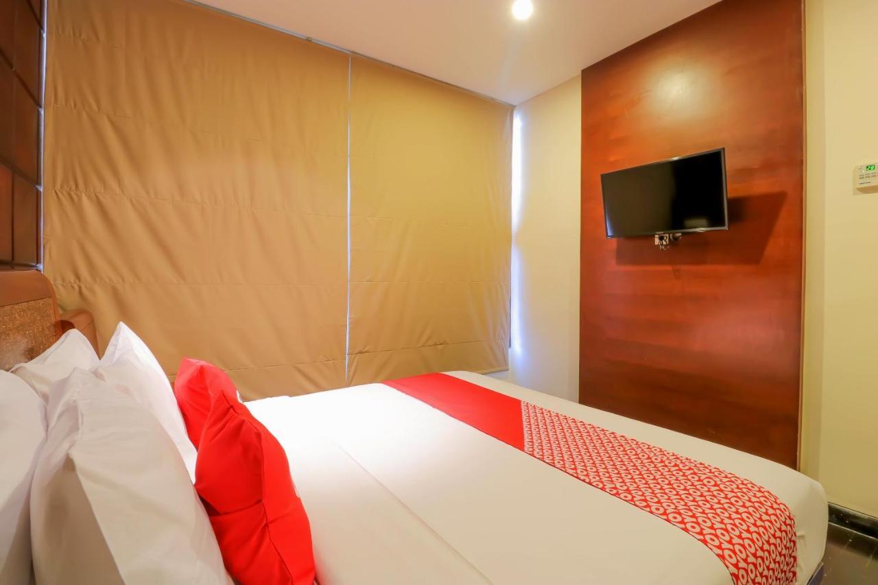 Capital O 2114 Grand Jimbaran Boutique Hotel Екстериор снимка
