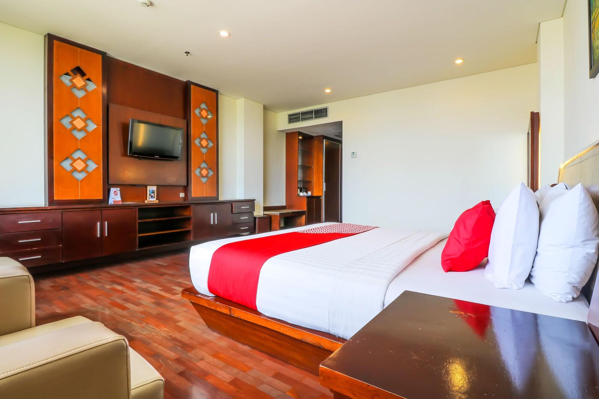 Capital O 2114 Grand Jimbaran Boutique Hotel Екстериор снимка
