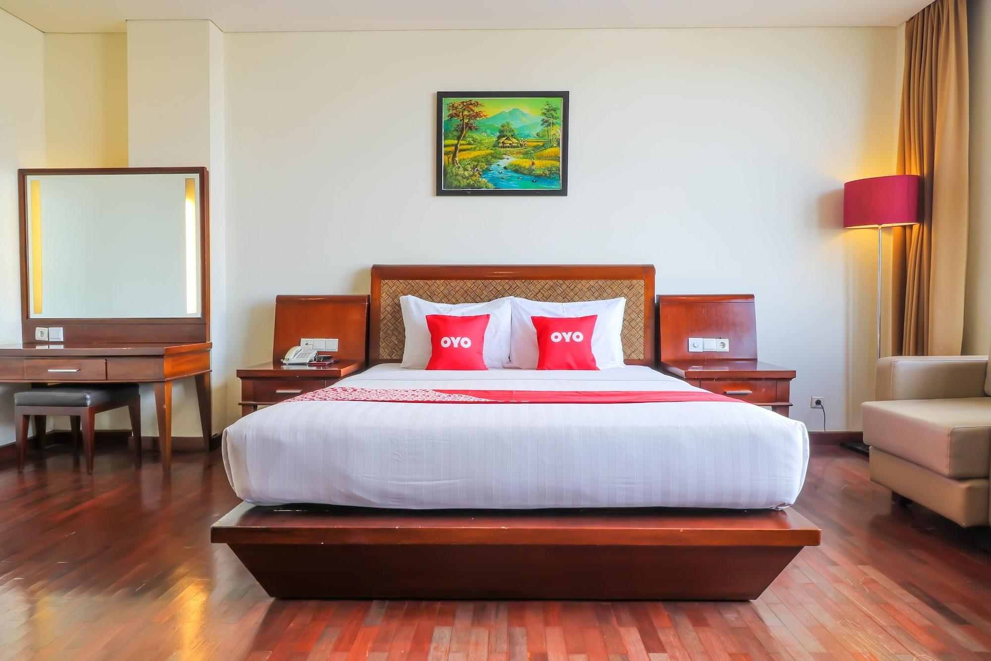 Capital O 2114 Grand Jimbaran Boutique Hotel Екстериор снимка