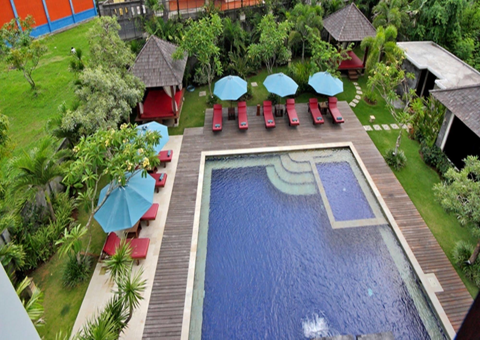 Capital O 2114 Grand Jimbaran Boutique Hotel Екстериор снимка