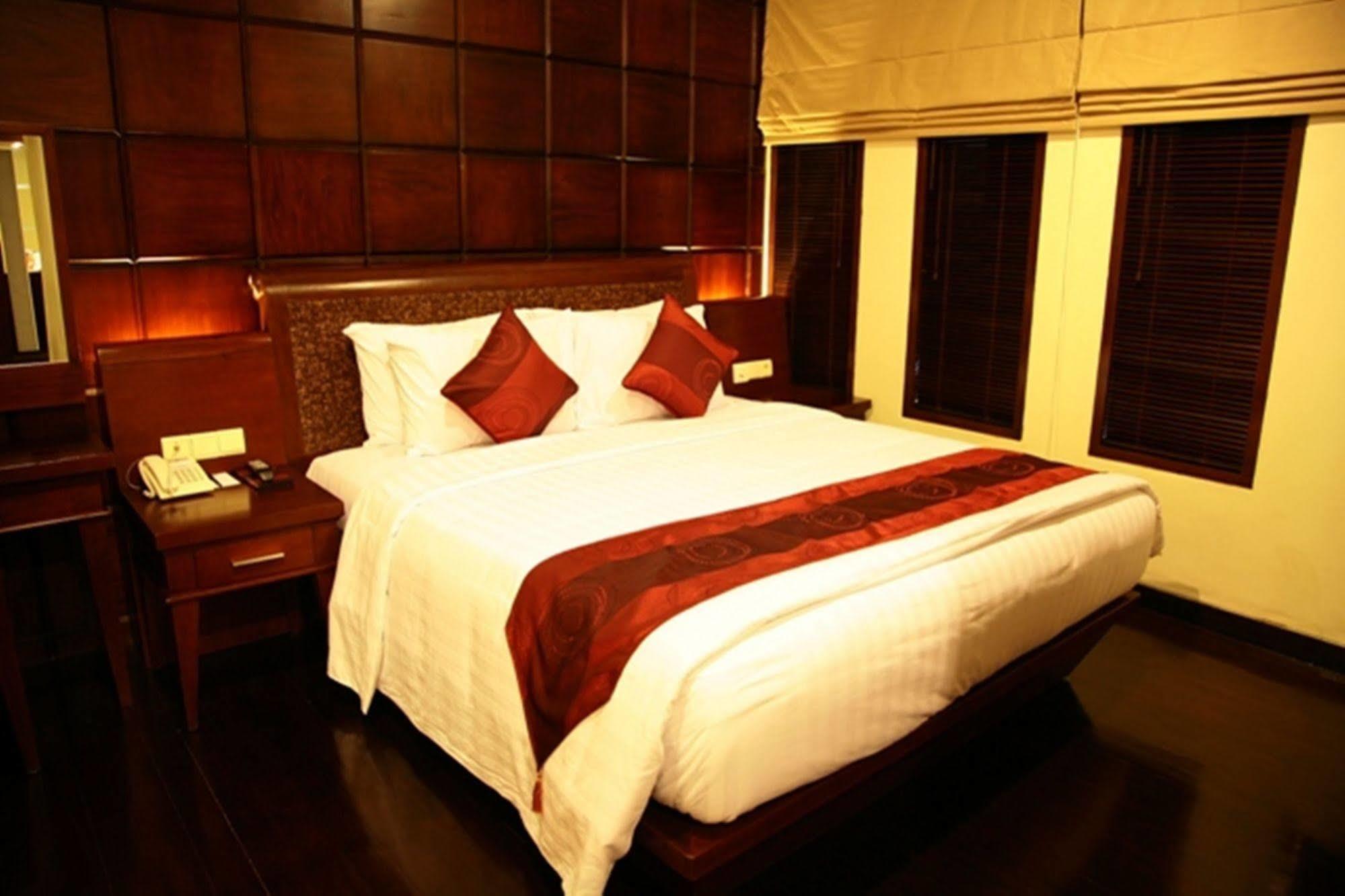 Capital O 2114 Grand Jimbaran Boutique Hotel Екстериор снимка