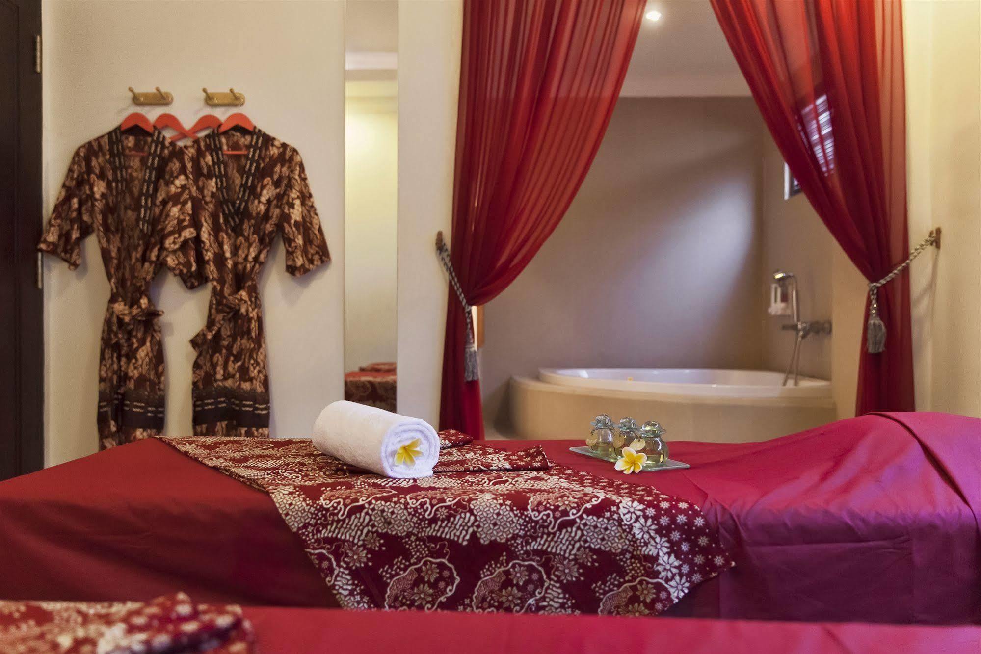 Capital O 2114 Grand Jimbaran Boutique Hotel Екстериор снимка