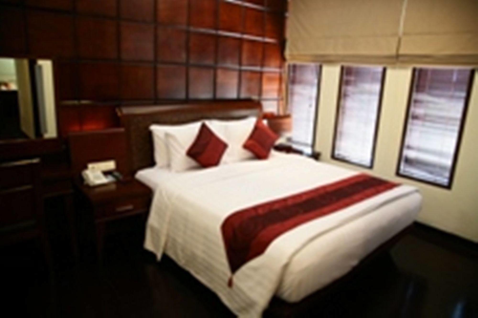 Capital O 2114 Grand Jimbaran Boutique Hotel Екстериор снимка