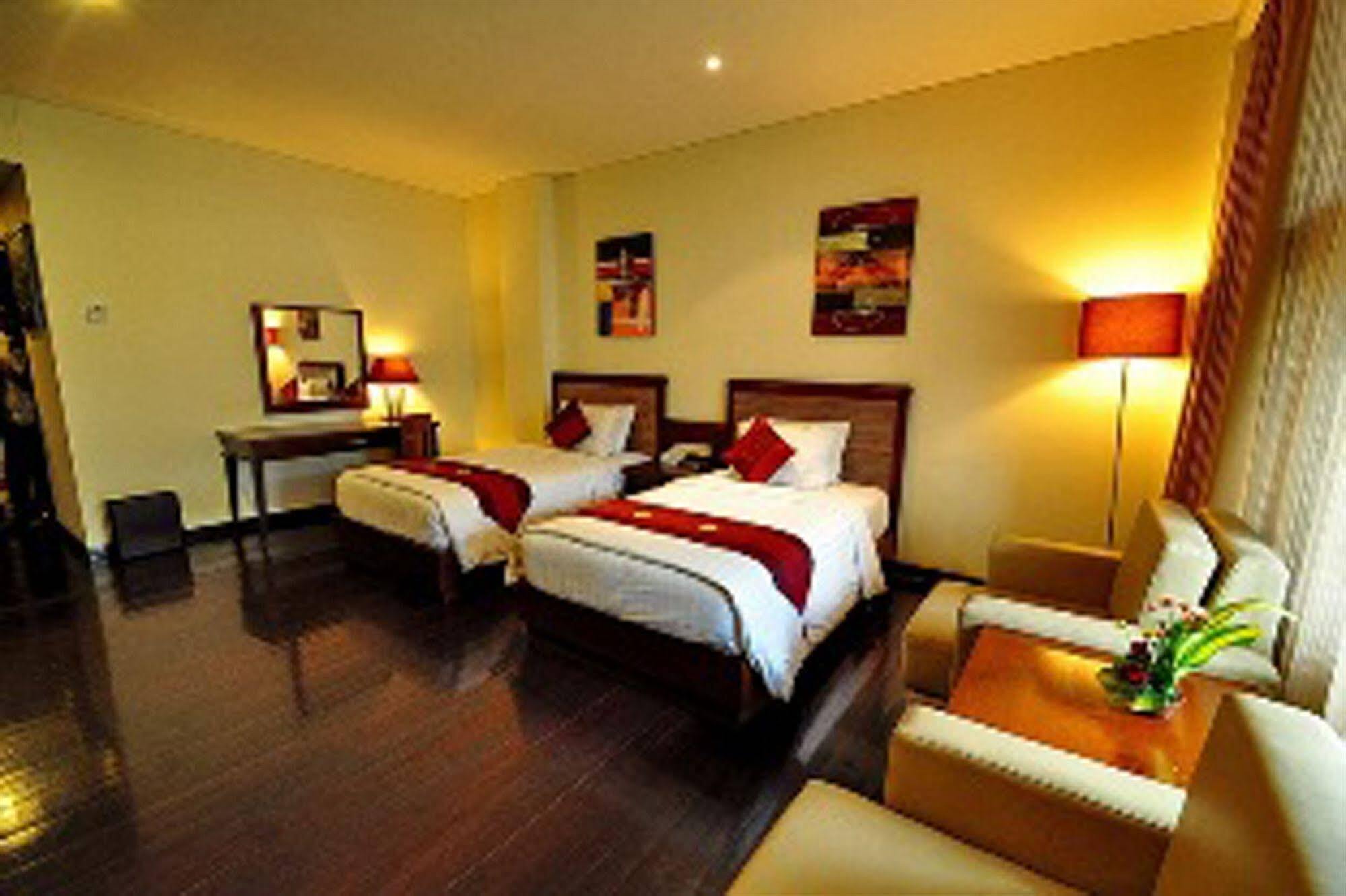 Capital O 2114 Grand Jimbaran Boutique Hotel Екстериор снимка